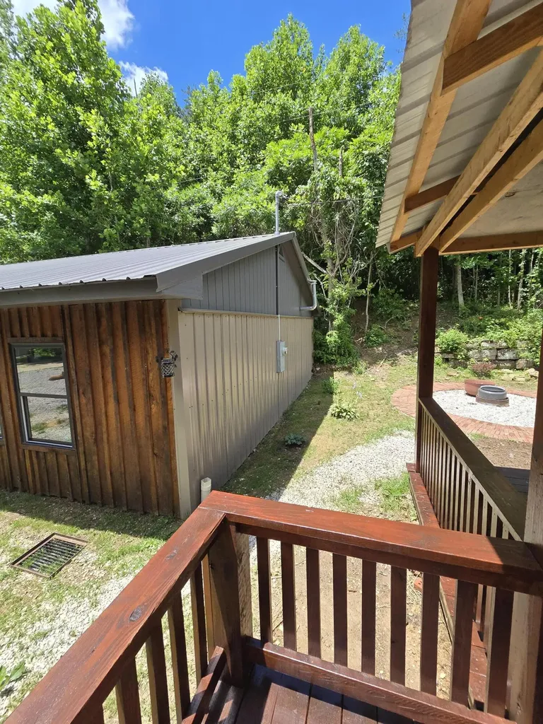 377 Gravy Branch Road Artemus KY 40903