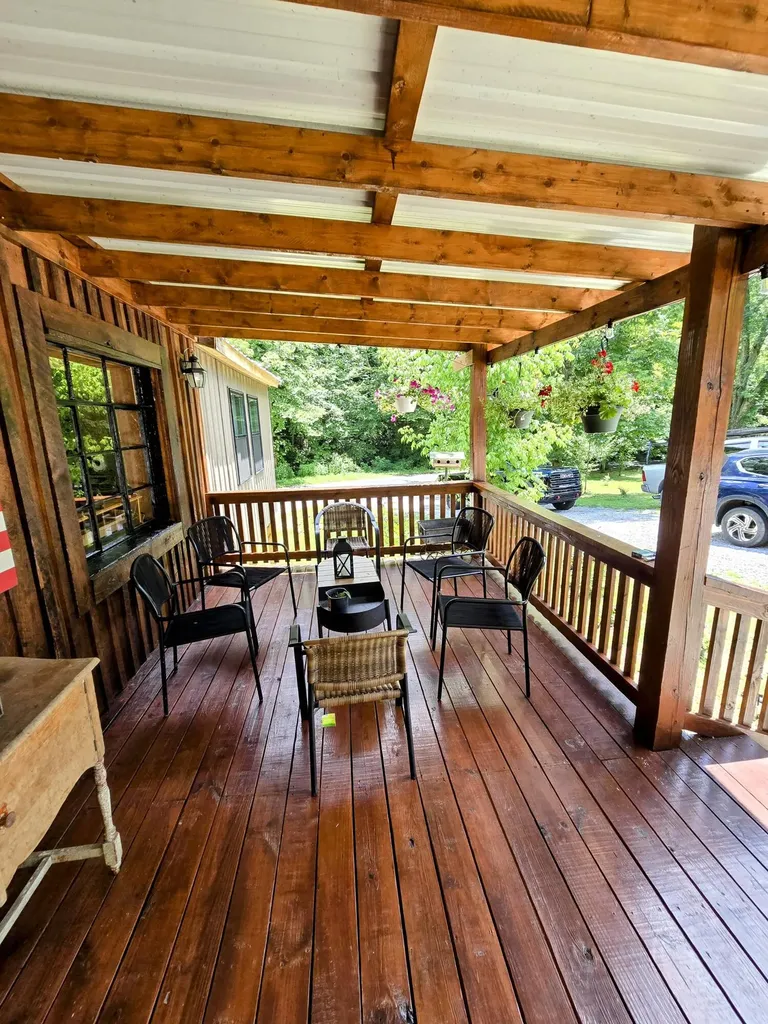 377 Gravy Branch Road Artemus KY 40903