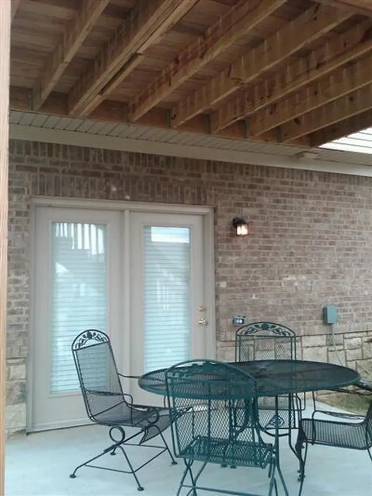 100 Mccowans Ferry Alley Versailles KY 40383