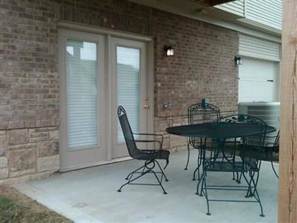 100 Mccowans Ferry Alley Versailles KY 40383