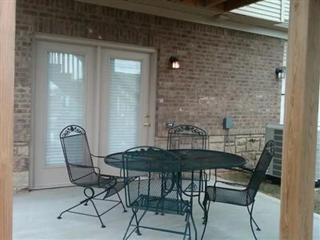 100 Mccowans Ferry Alley Versailles KY 40383
