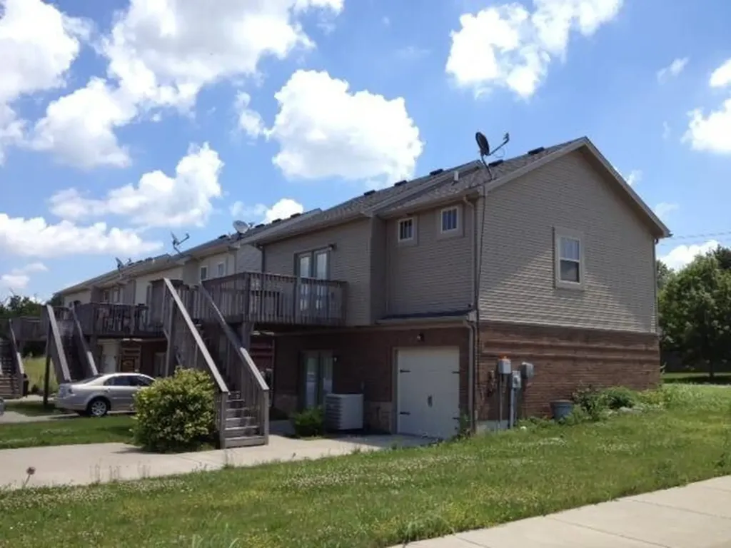 100 Mccowans Ferry Alley Versailles KY 40383