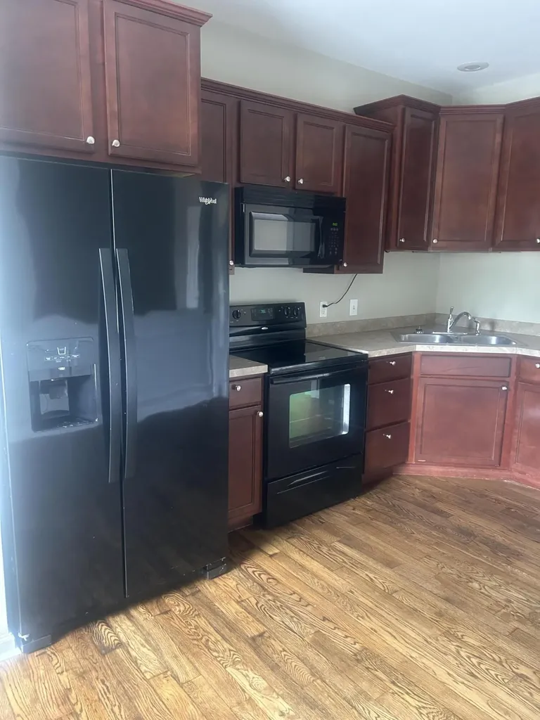 100 Mccowans Ferry Alley Versailles KY 40383