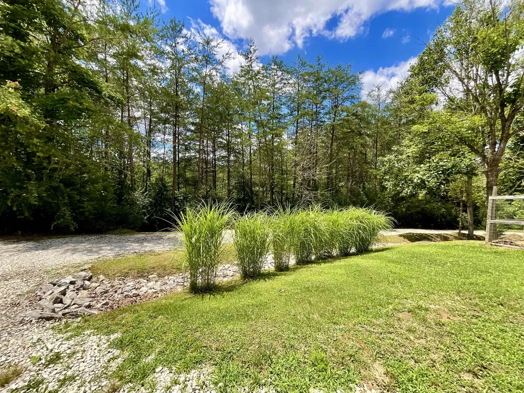 67 Pine Mountain Road Campton KY 41301