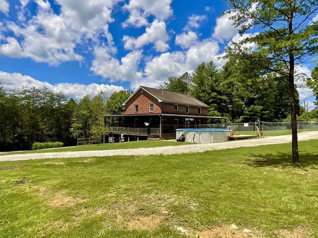 67 Pine Mountain Road Campton KY 41301