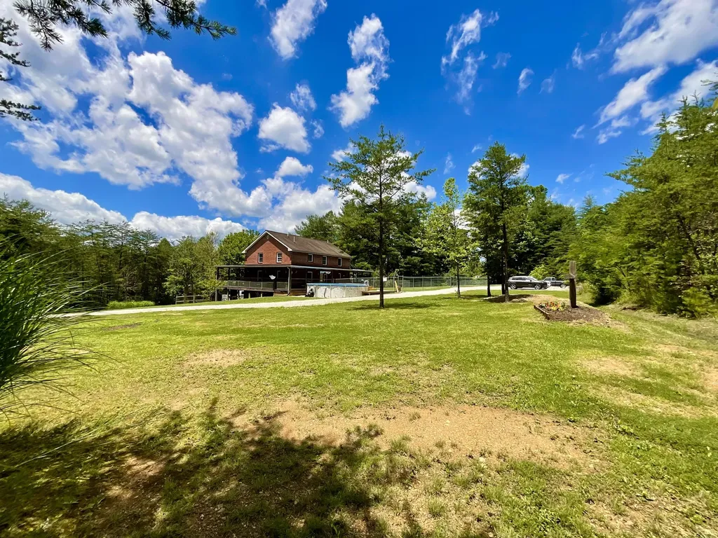 67 Pine Mountain Road Campton KY 41301