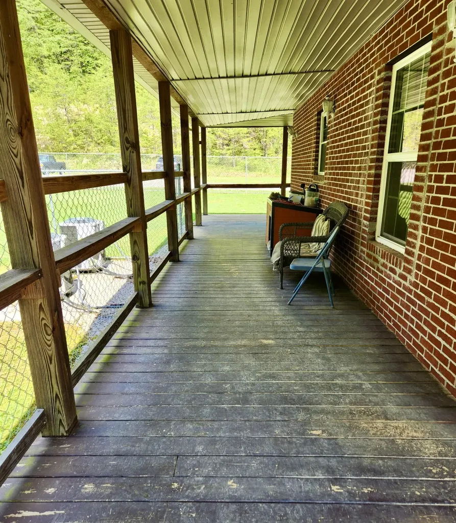 67 Pine Mountain Road Campton KY 41301