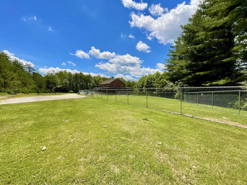 67 Pine Mountain Road Campton KY 41301