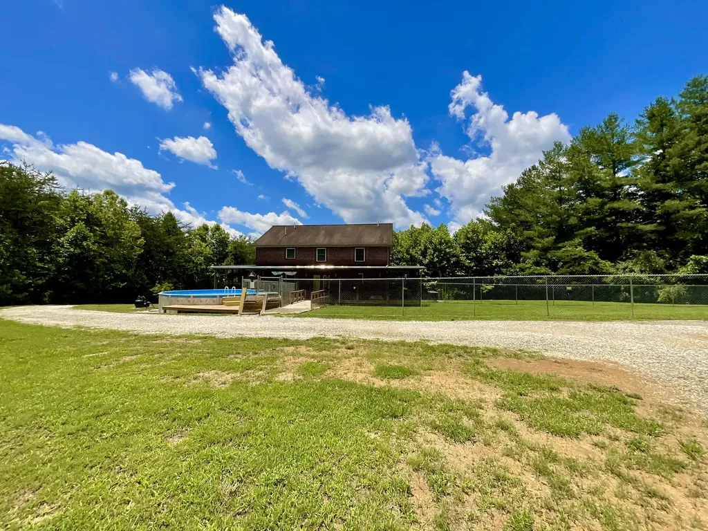 67 Pine Mountain Road Campton KY 41301