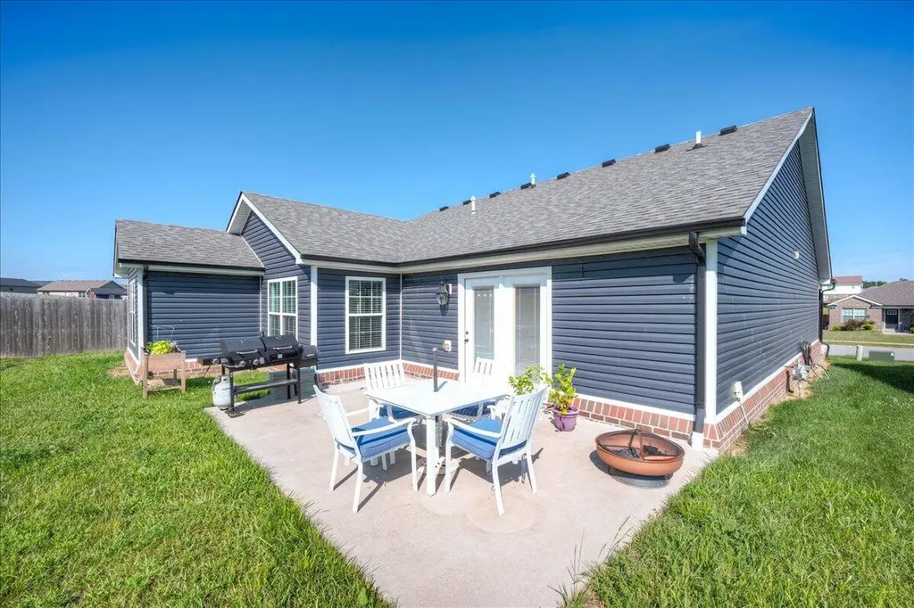 452 Middle Creek Way Berea KY 40403