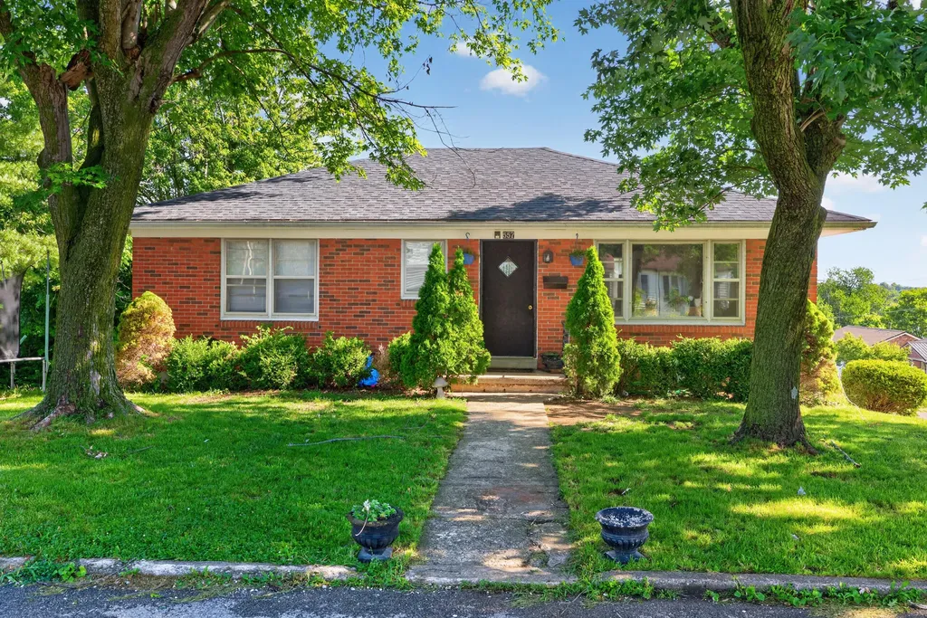 557 Belmont Street Harrodsburg KY 40330