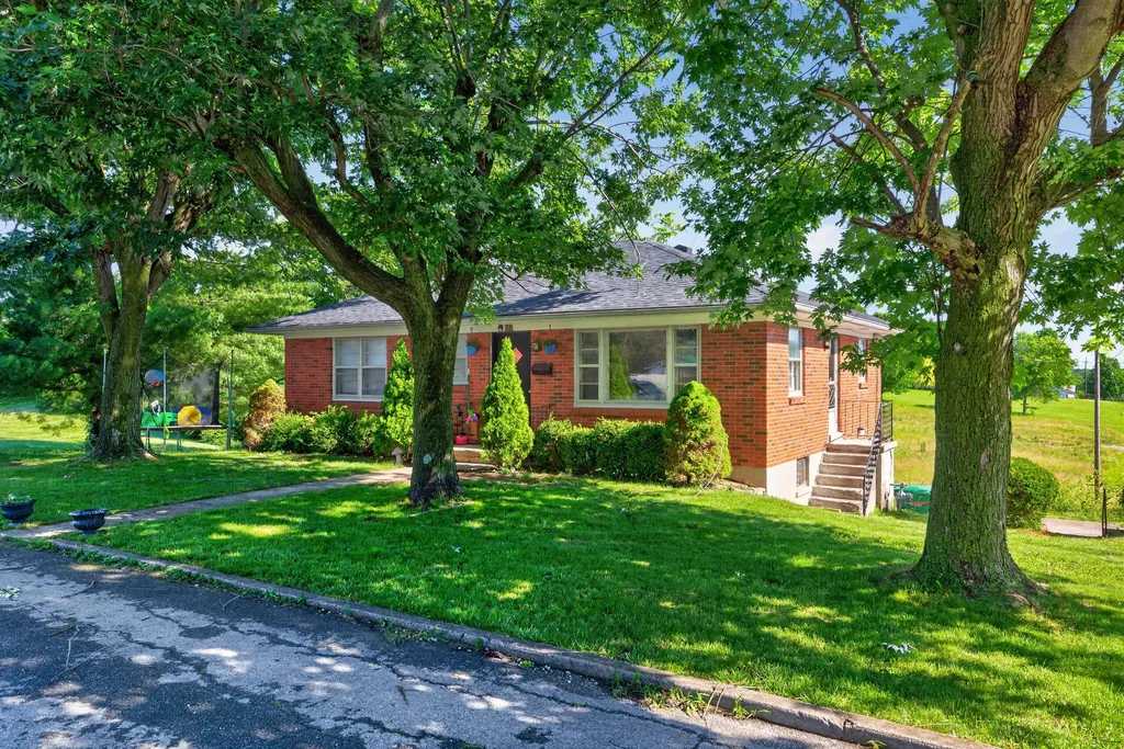 557 Belmont Street Harrodsburg KY 40330
