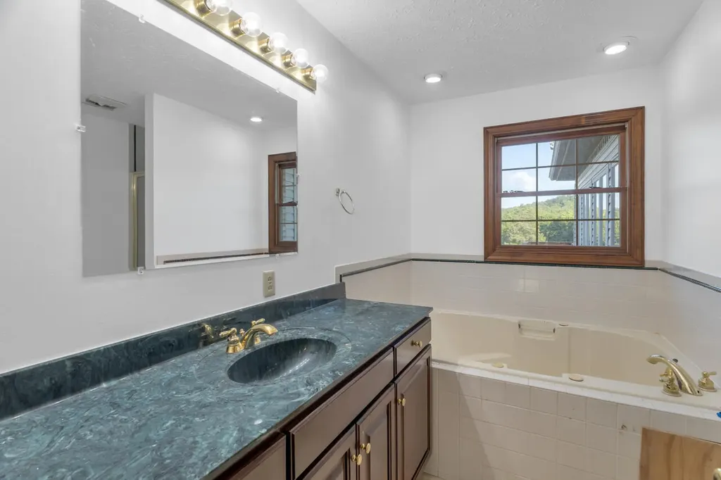 5005 Gracey Sinking Fork Road Gracey KY 42232