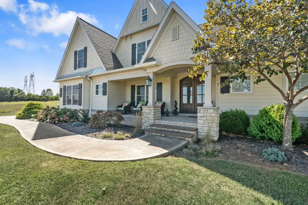 109 Mahin Trail Versailles KY 40383