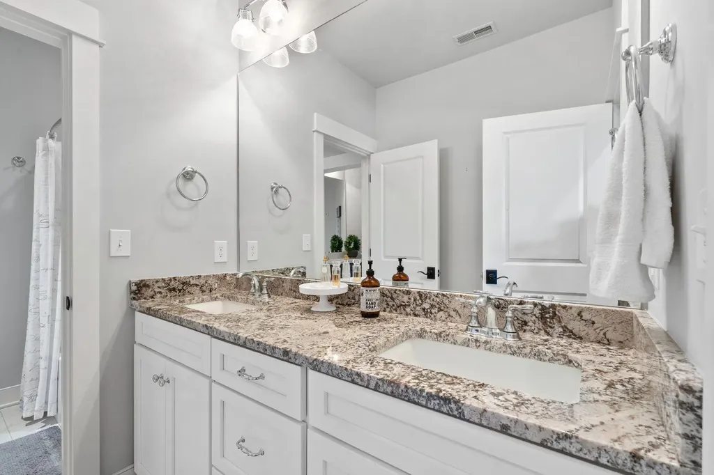 109 Mahin Trail Versailles KY 40383