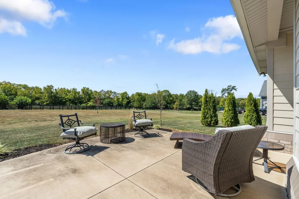109 Mahin Trail Versailles KY 40383