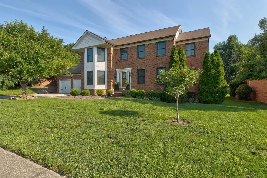1133 Shagbark Lane Lexington KY 40515