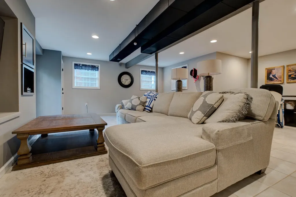 1133 Shagbark Lane Lexington KY 40515