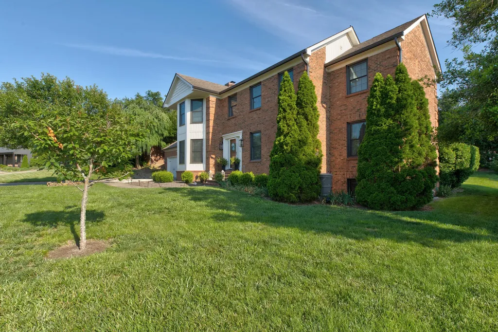 1133 Shagbark Lane Lexington KY 40515