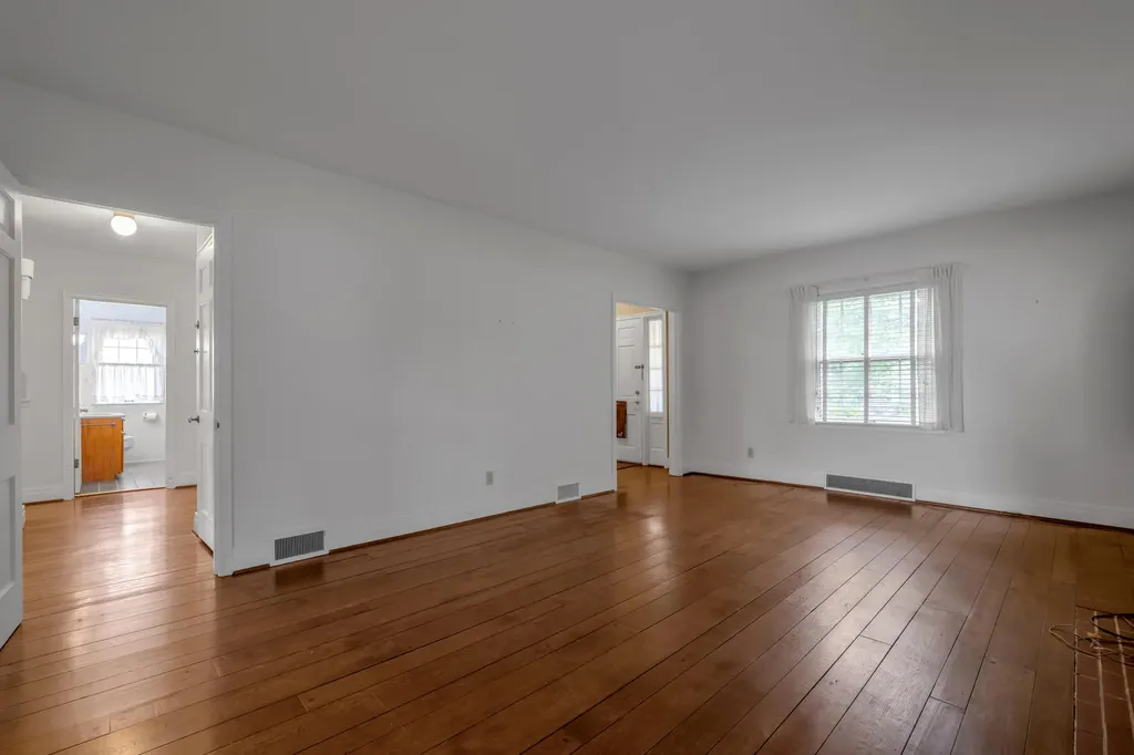 108 Romany Road Lexington KY 40502