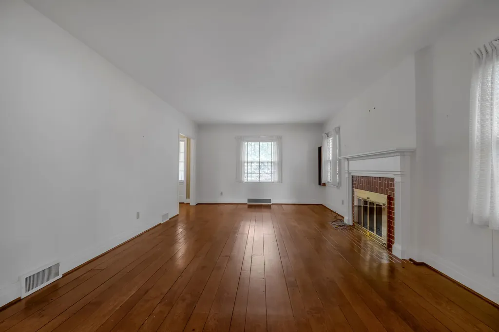 108 Romany Road Lexington KY 40502