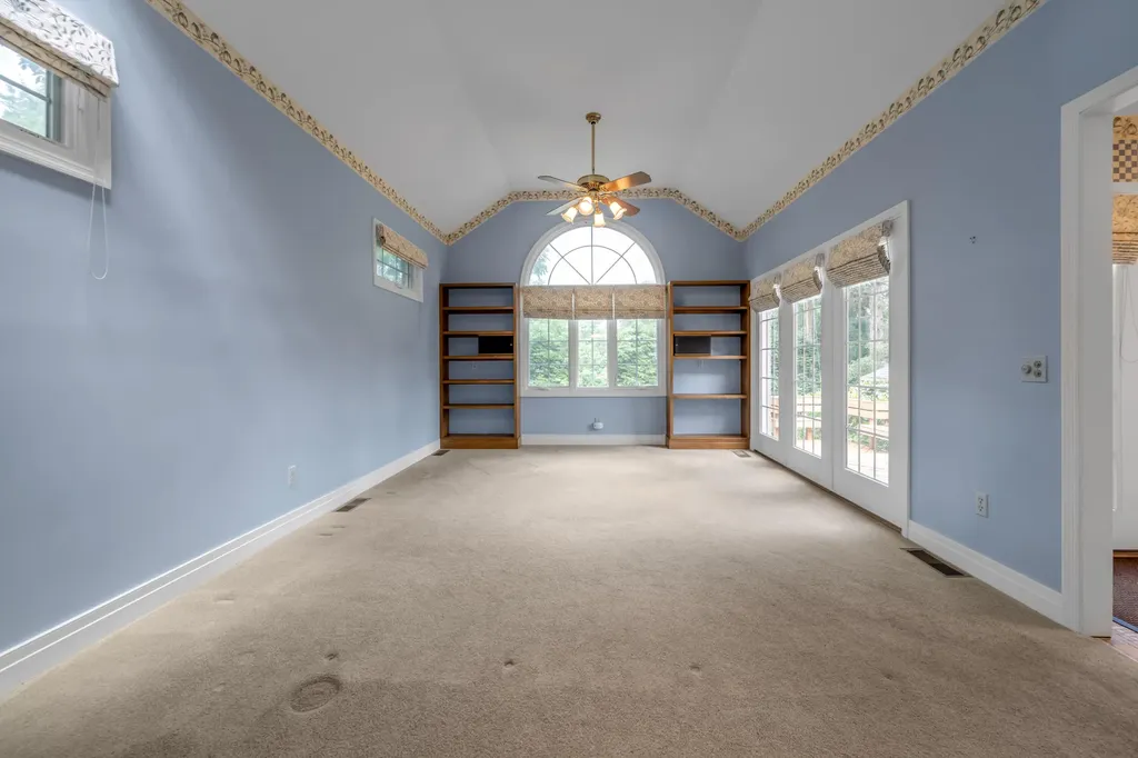 108 Romany Road Lexington KY 40502