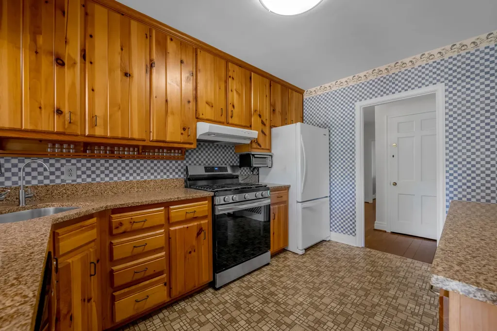 108 Romany Road Lexington KY 40502