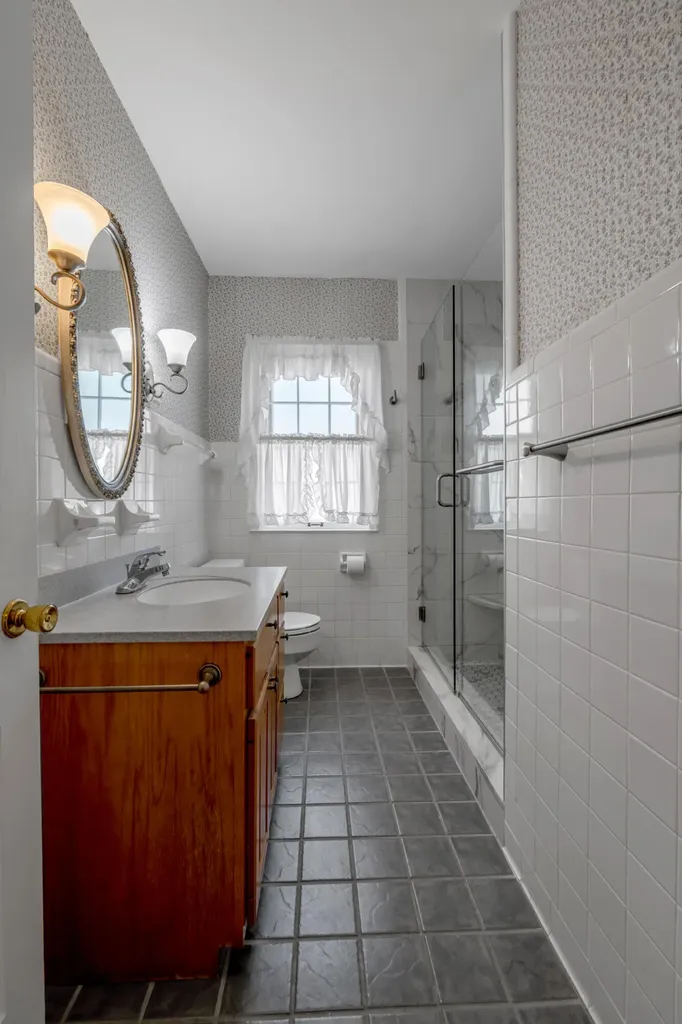 108 Romany Road Lexington KY 40502