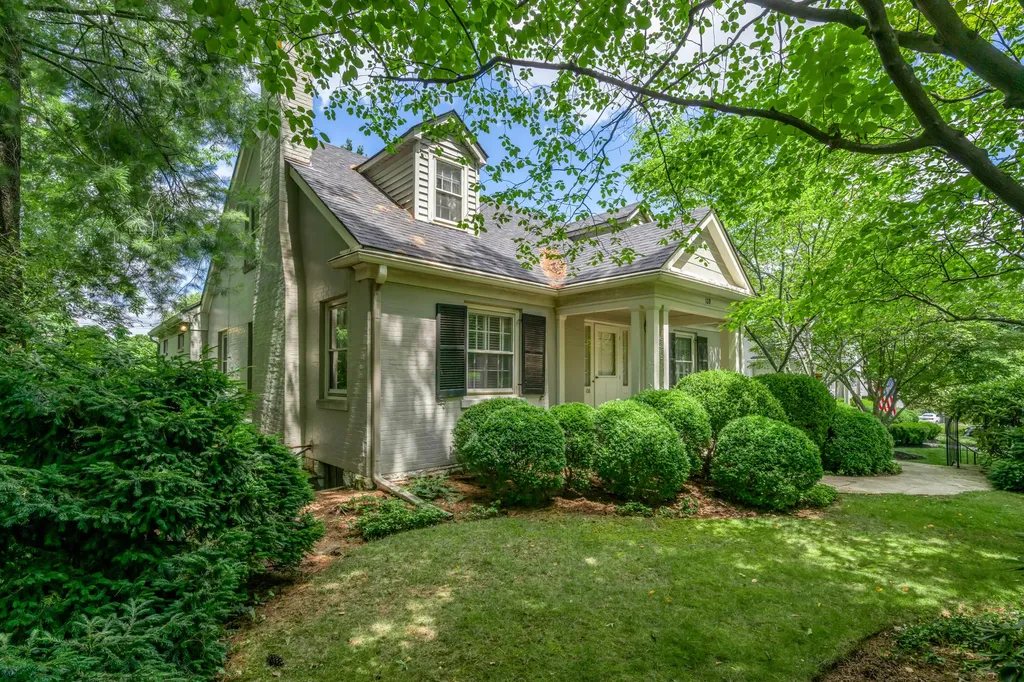 108 Romany Road Lexington KY 40502