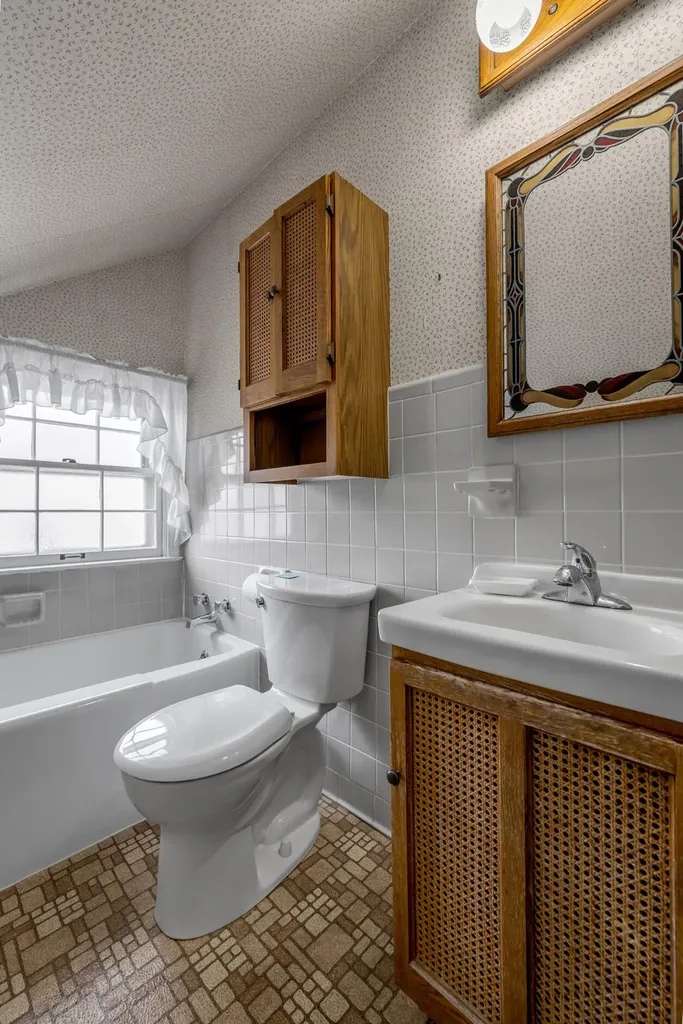 108 Romany Road Lexington KY 40502