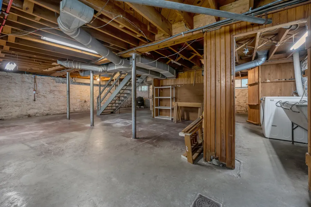 108 Romany Road Lexington KY 40502