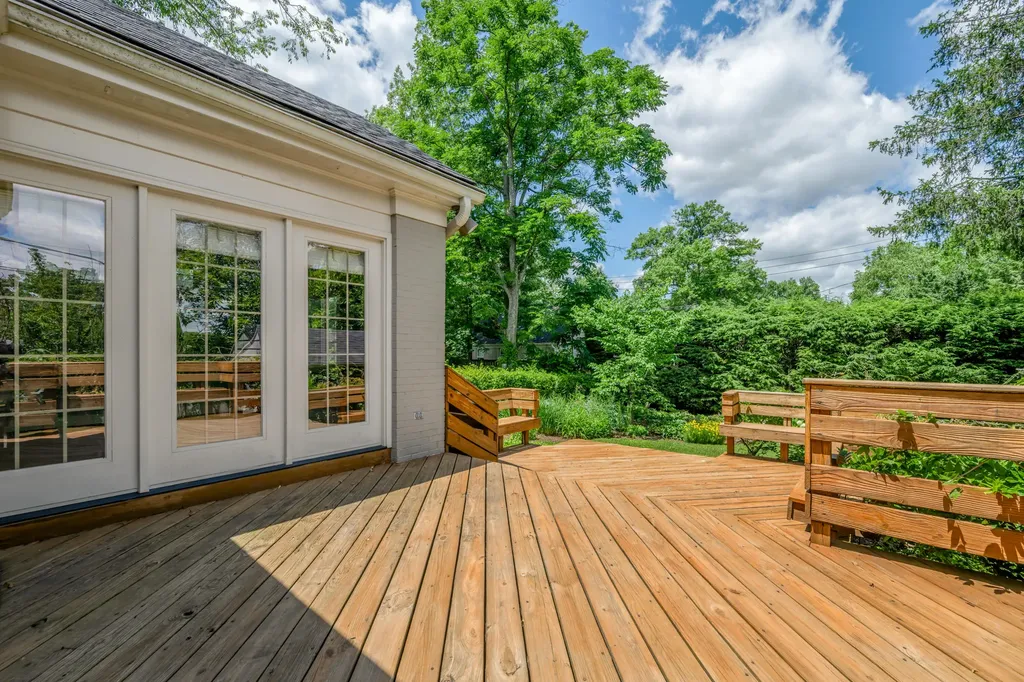 108 Romany Road Lexington KY 40502