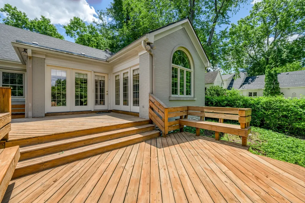 108 Romany Road Lexington KY 40502