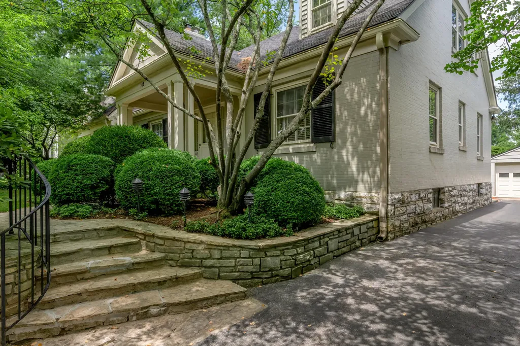 108 Romany Road Lexington KY 40502