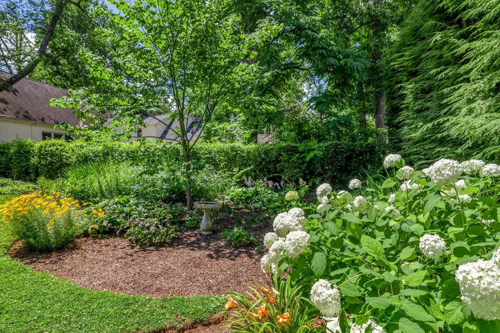 108 Romany Road Lexington KY 40502