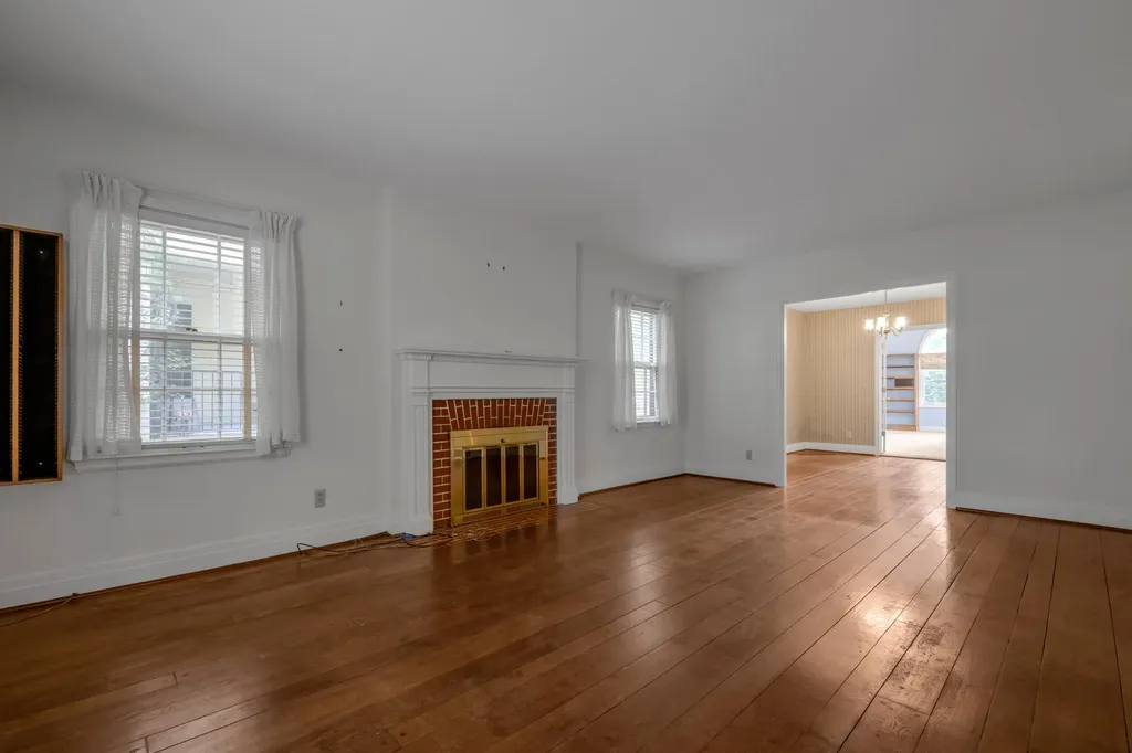 108 Romany Road Lexington KY 40502