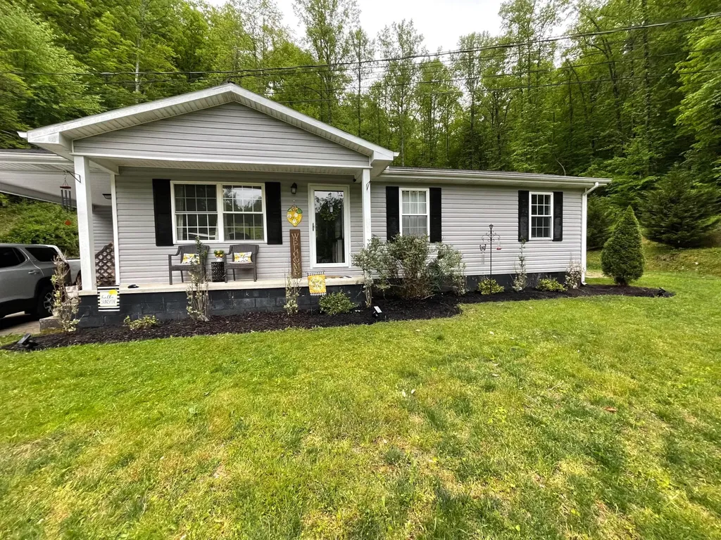 216 Rose Drive Prestonsburg KY 41653