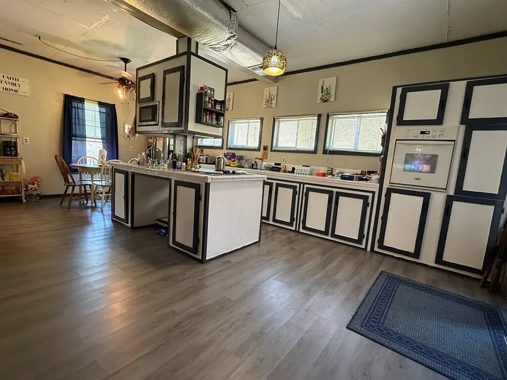 665 665 Craft Creek Salyersville KY 41465