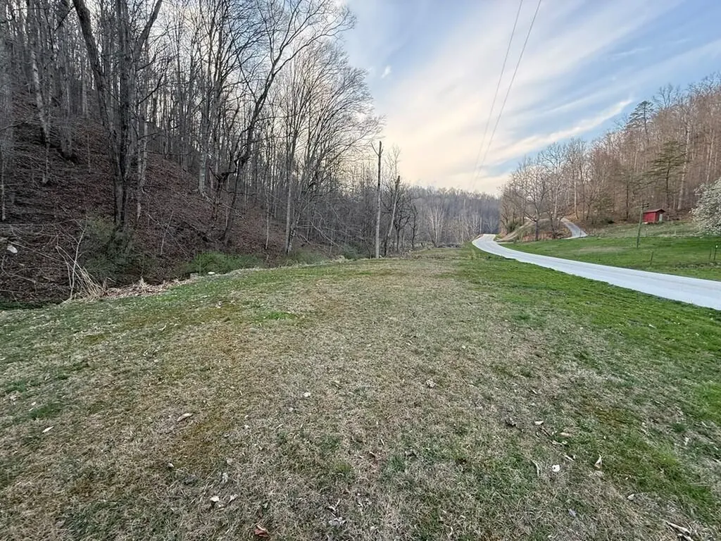 665 665 Craft Creek Salyersville KY 41465