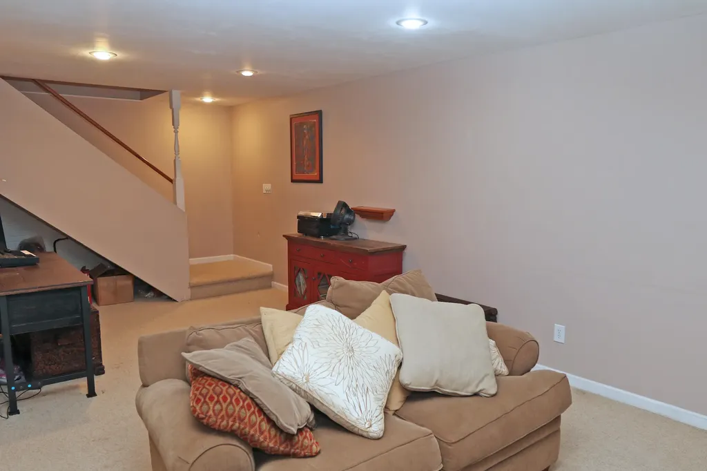 1712 Brook Park Drive Lexington KY 40515