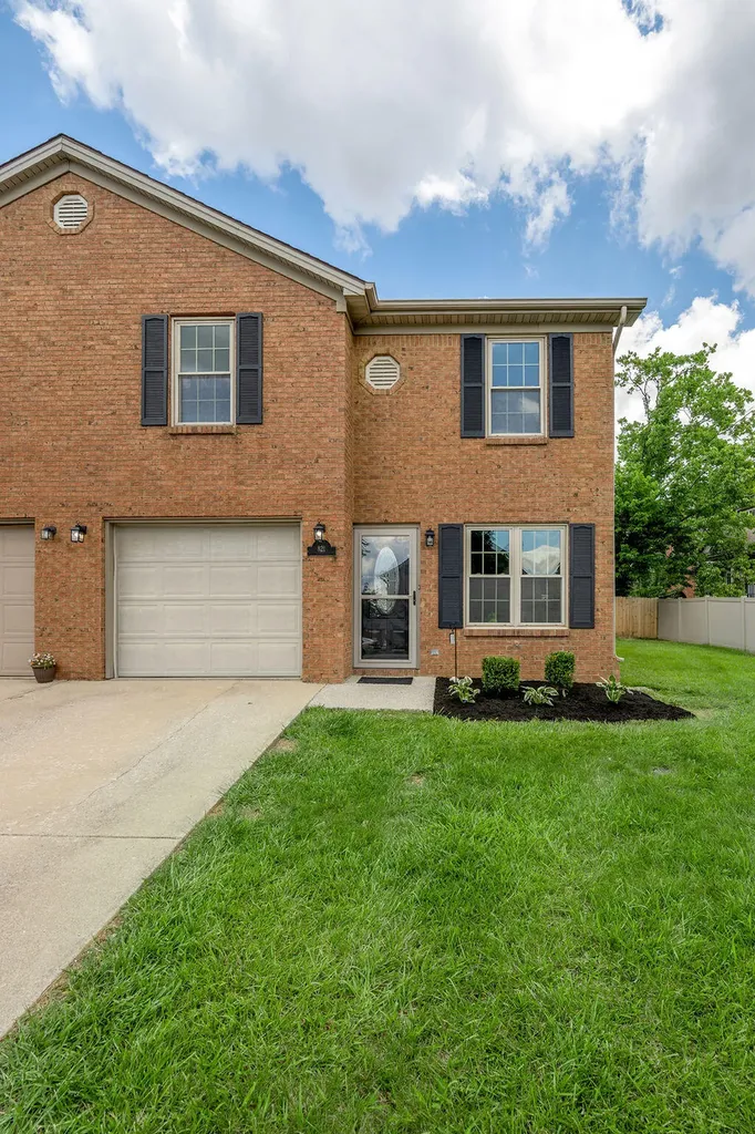 821 Mickey Lane Lexington KY 40509