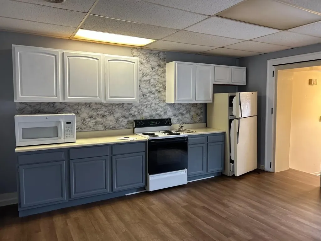 214-216 Main Street Paris KY 40361
