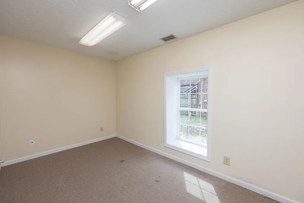 214-216 Main Street Paris KY 40361