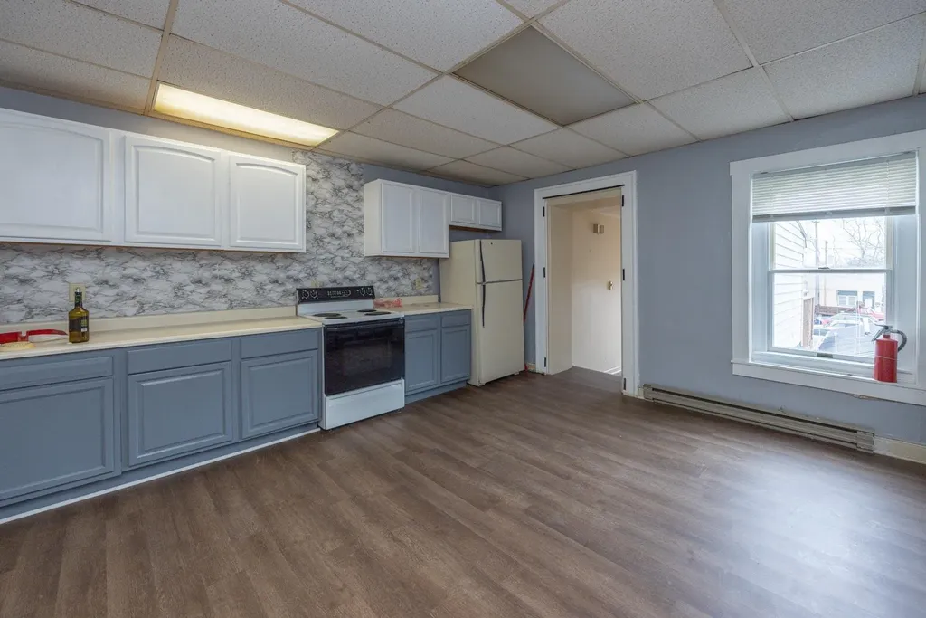 214-216 Main Street Paris KY 40361