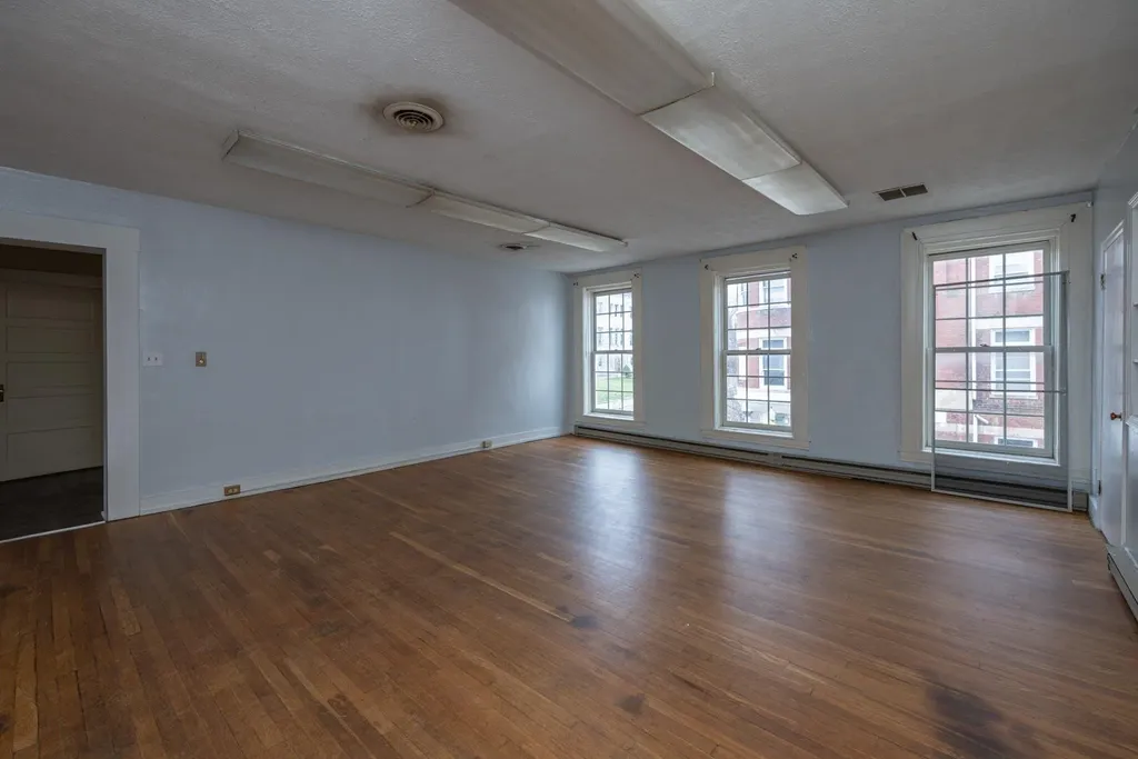 214-216 Main Street Paris KY 40361