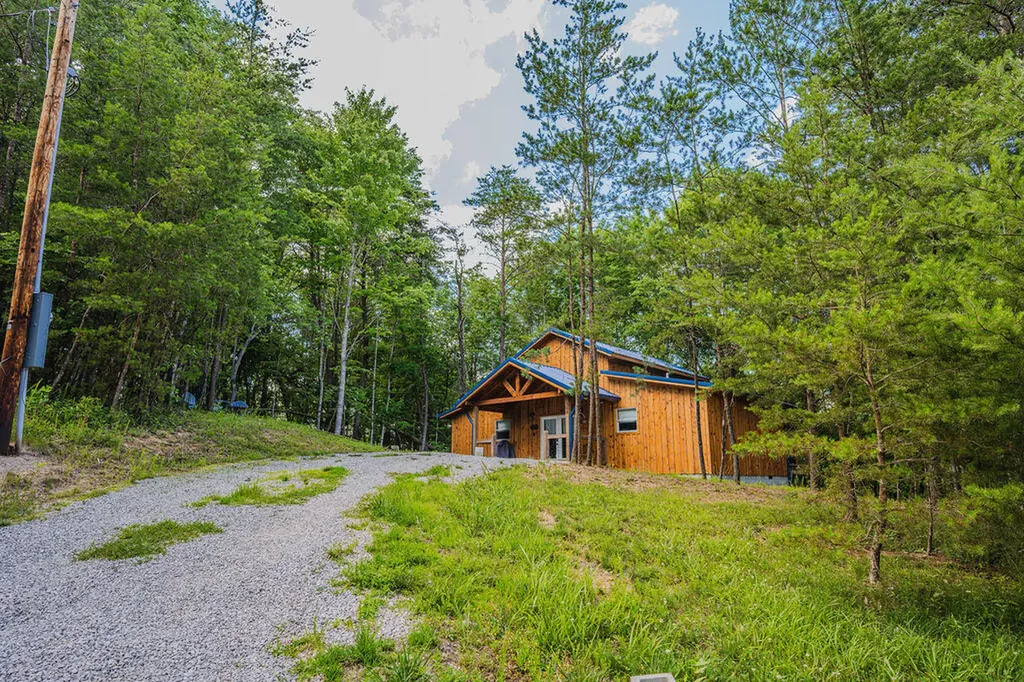 168 Eagle Ridge Road Campton KY 41301