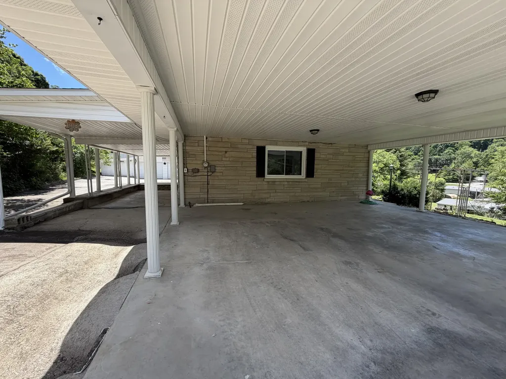 303 Freedom School Road Mt Vernon KY 40456