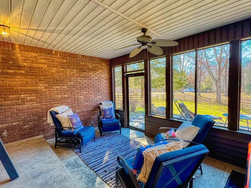 7 Pleasant View Lane Murray KY 42071