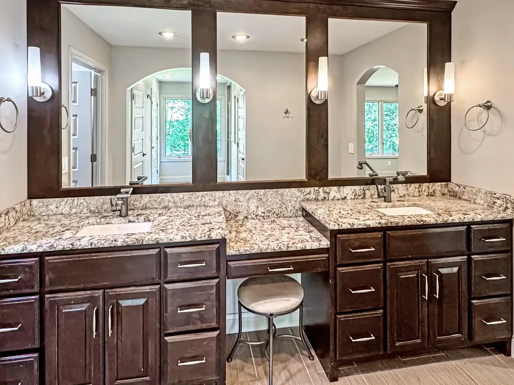 7 Pleasant View Lane Murray KY 42071