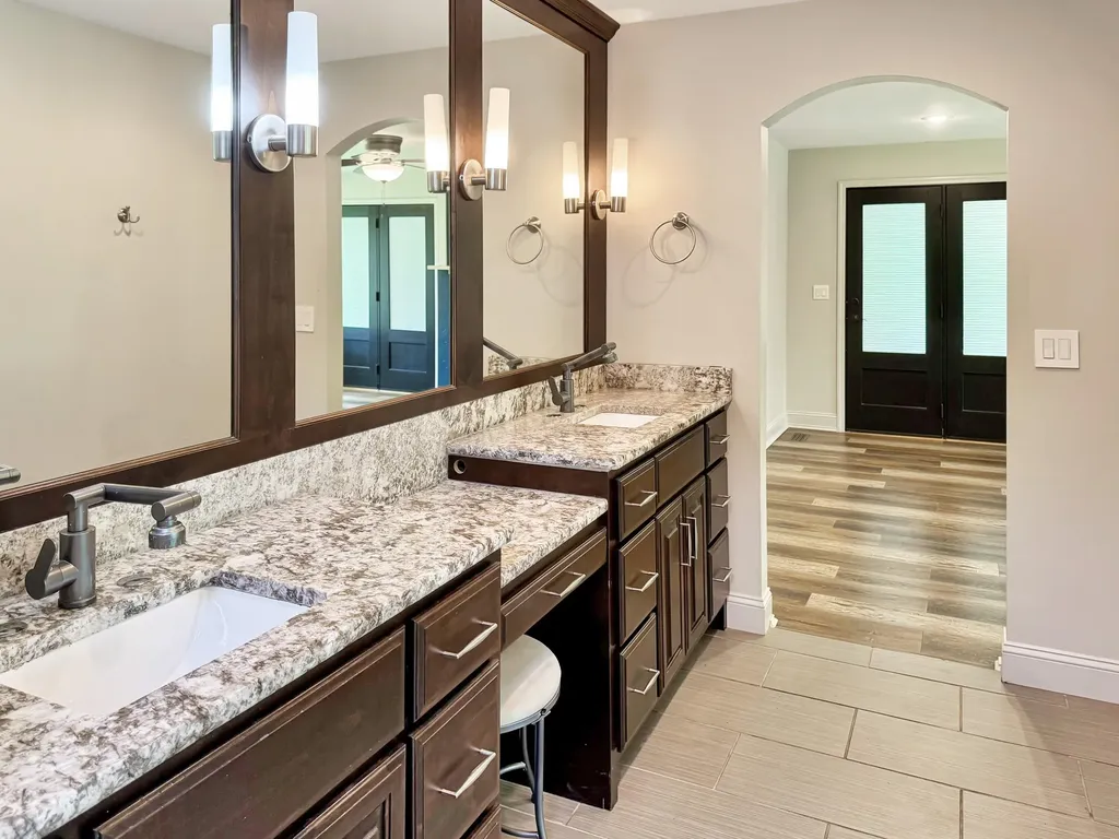 7 Pleasant View Lane Murray KY 42071
